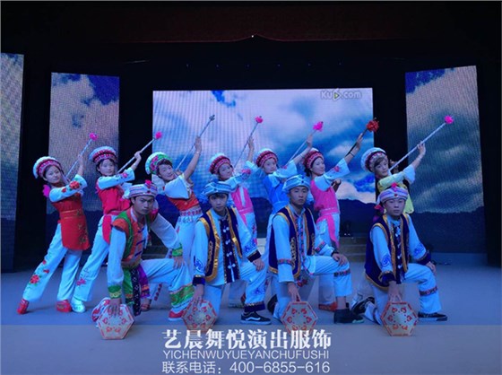 民族舞蹈服装设计