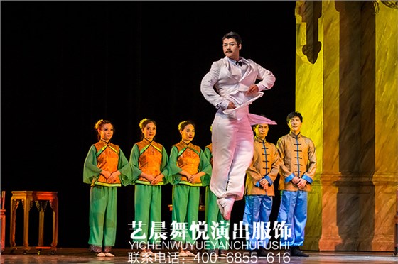 民族演出服装定制