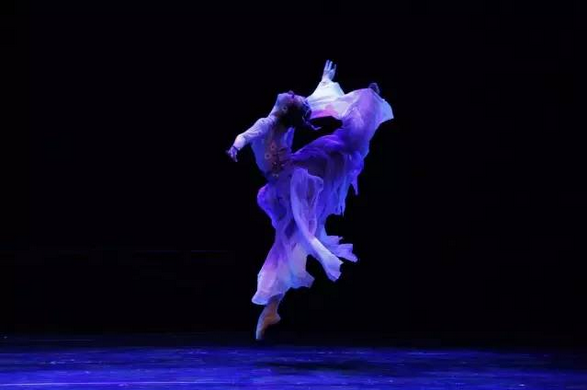 广东省第五届岭南舞蹈大赛，舞蹈表演服装大放光彩
